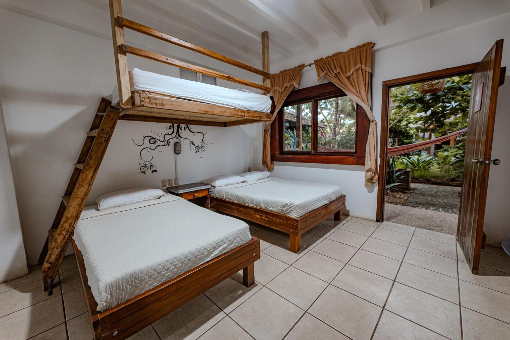 Hotel Nantu Hosteria Puerto Lopez Exterior photo